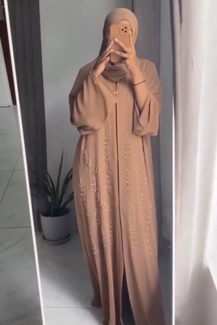 ABIRAH HAND WORK ABAYA | GHESTNUT LITE