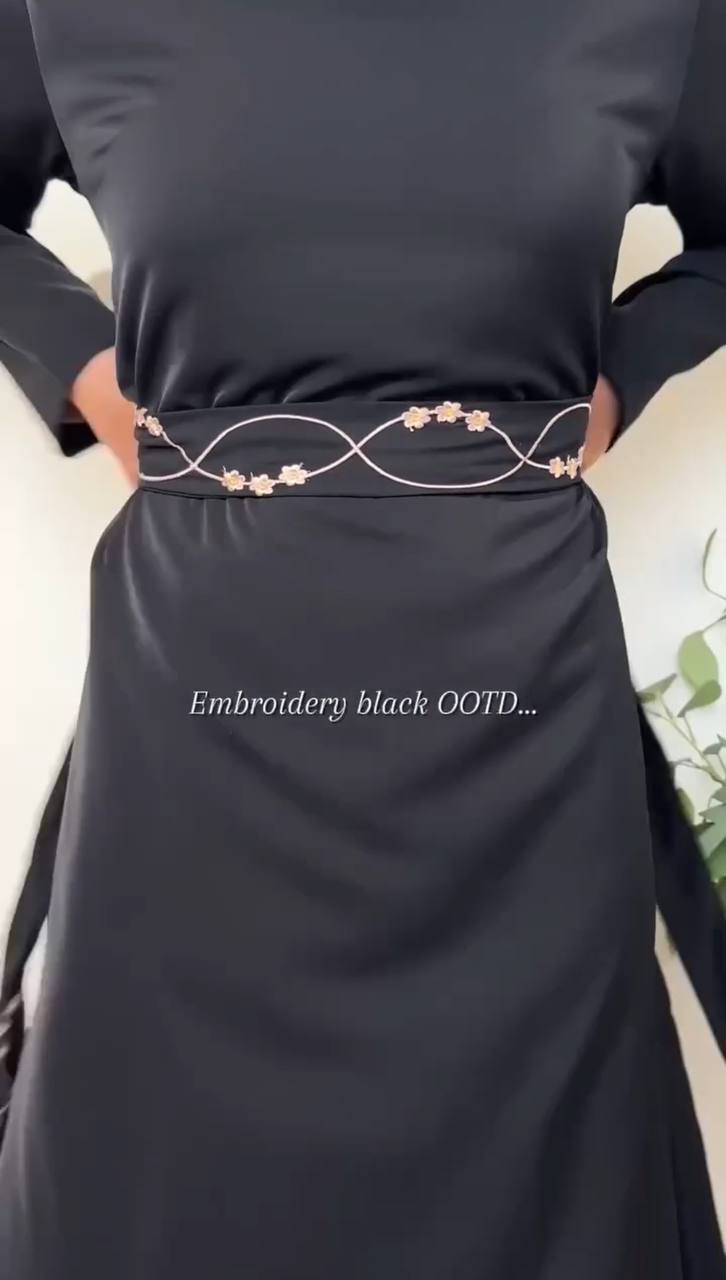 UMAIMA DOUBLE SHRUG ABAYA | BLACK