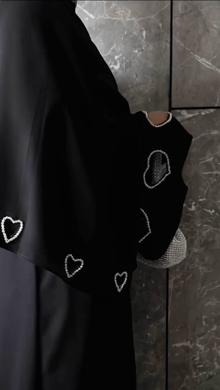 HAZAL HEART SLEEVE ABAYA | BLACK