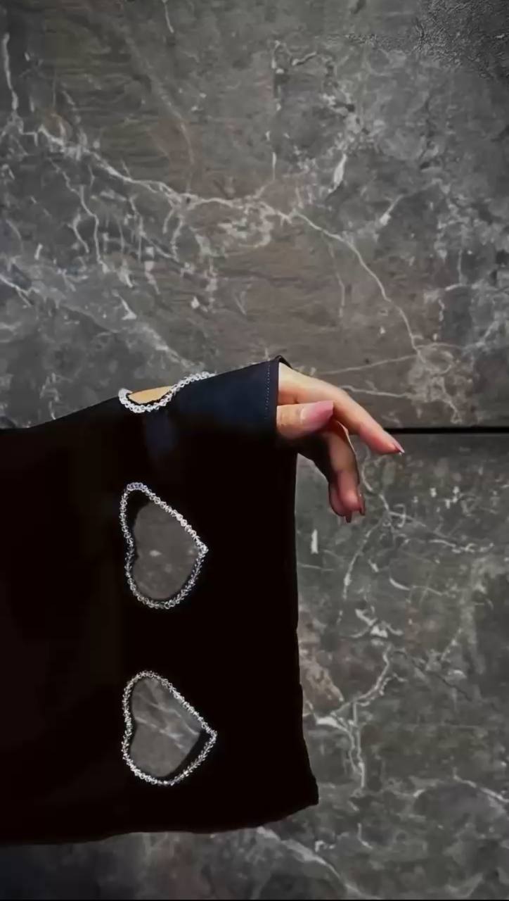 HAZAL HEART SLEEVE ABAYA | BLACK