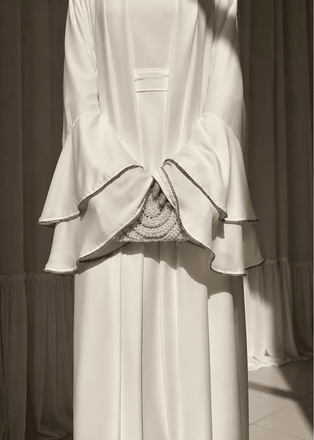 AL-NUHA DOUBLE SHRUG ABAYA | WHITE