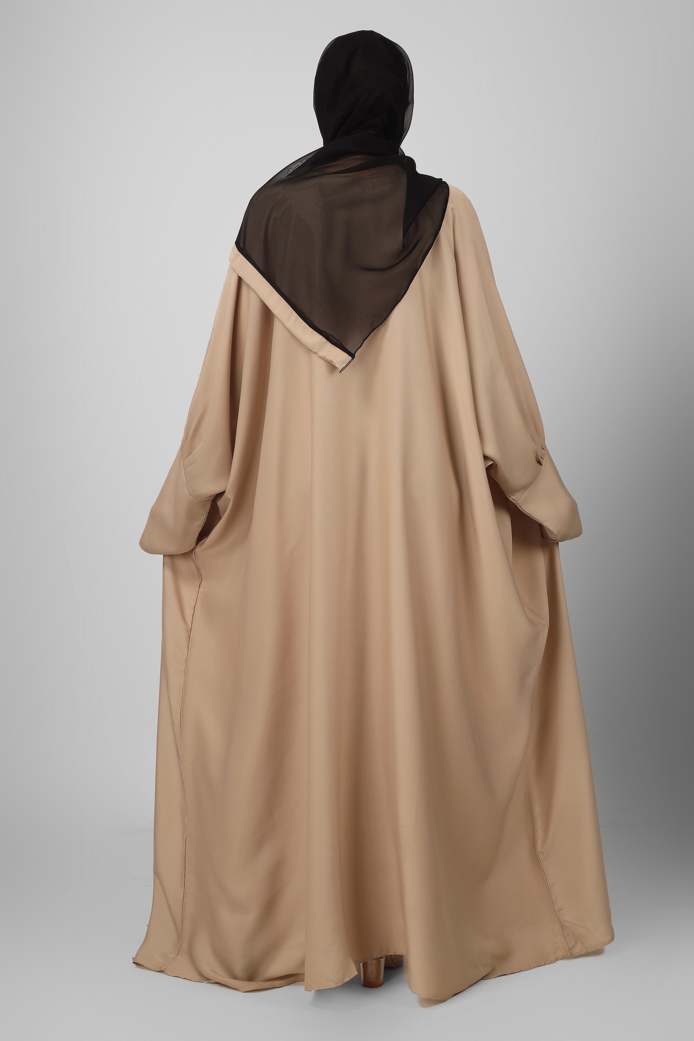 870 FITTING SLEEVE ABAYA | NUDE