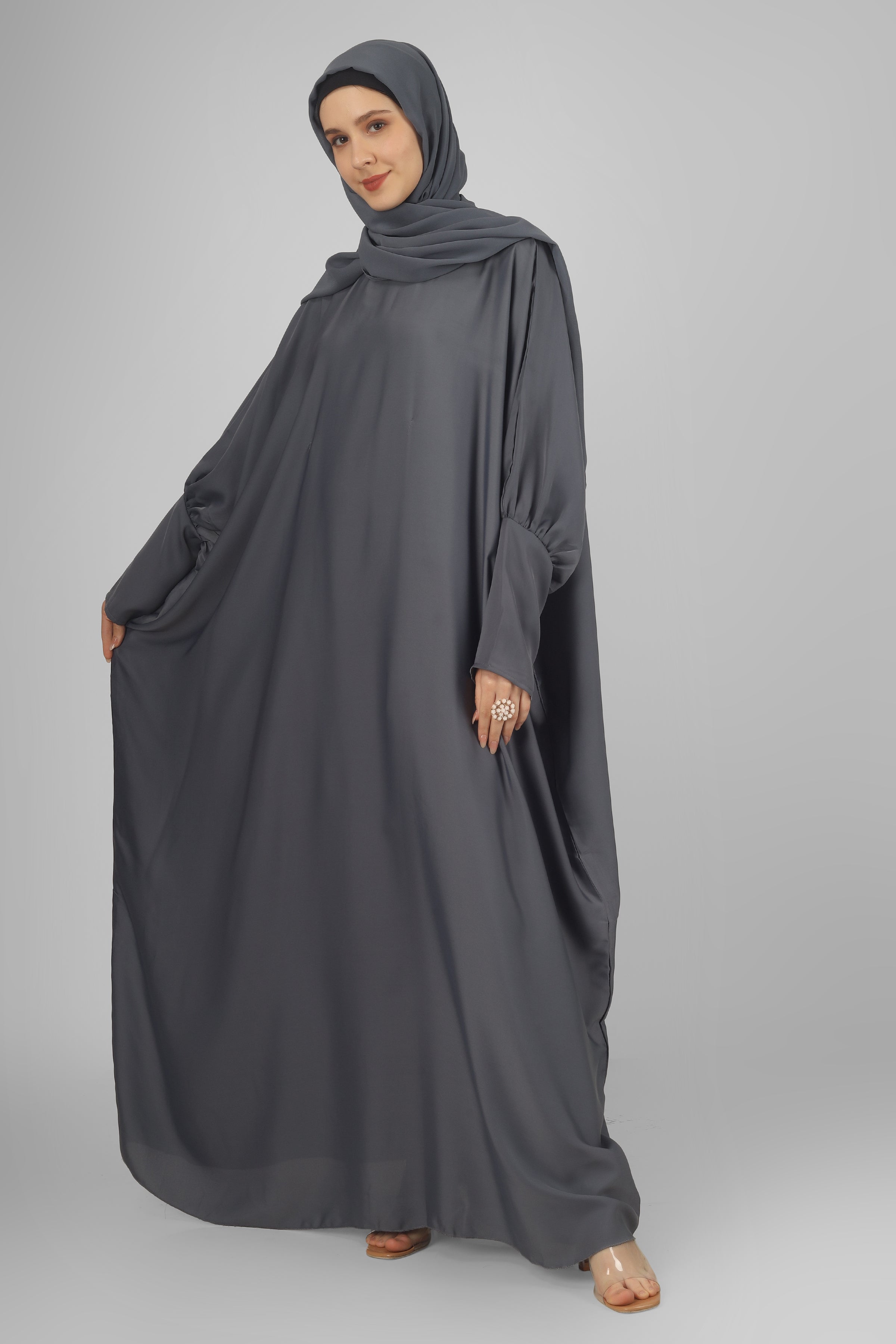 1071 FITTING SLEEVE ABAYA | GRAY