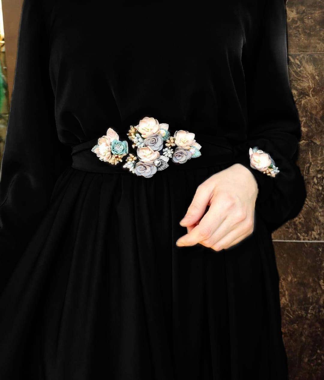 ALAYA CLASSIC BROACH ABAYA | BLACK