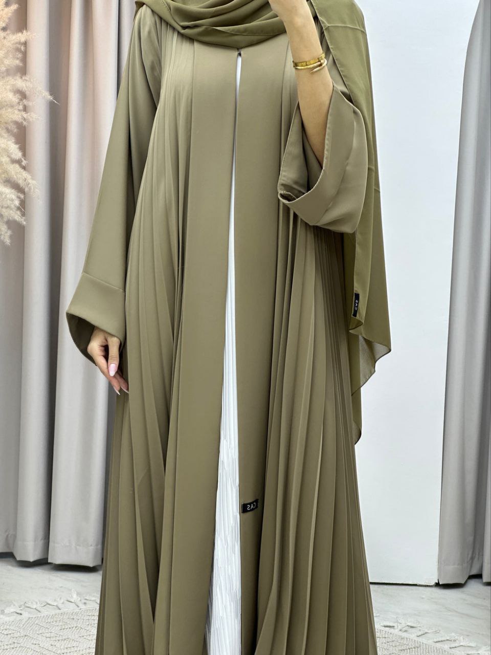 LIYANA FULLY CLOSED ABAYA | PISTA GREEN