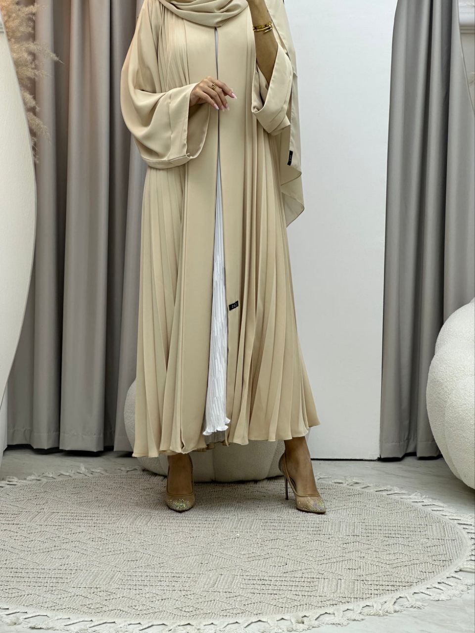 LIYANA FULLY CLOSED ABAYA | NUDE