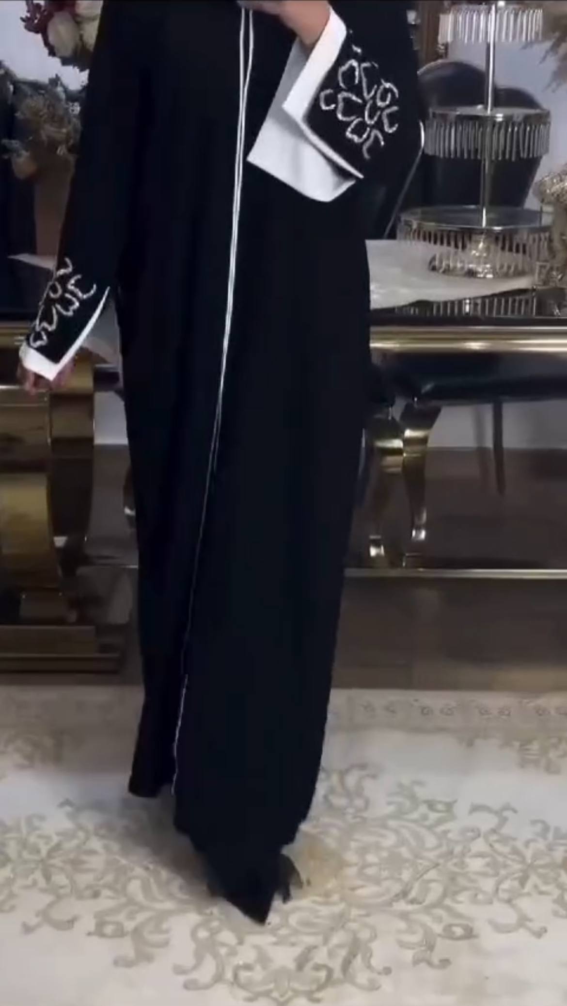 RAHEEN HANDWORK ABAYA | BLK2WHT