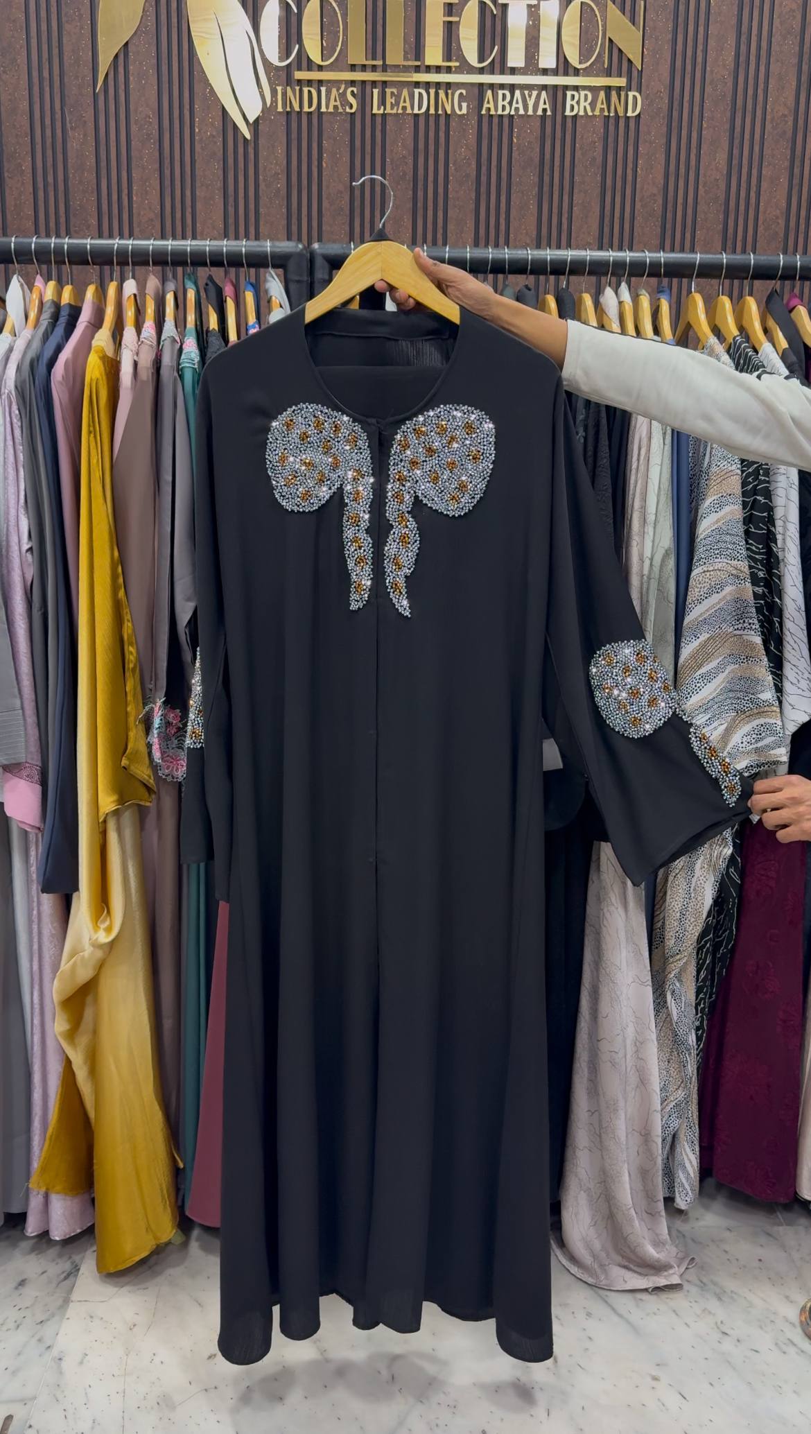 RUKHSAR FRONT OPEN ABAYA | WHT2BLK