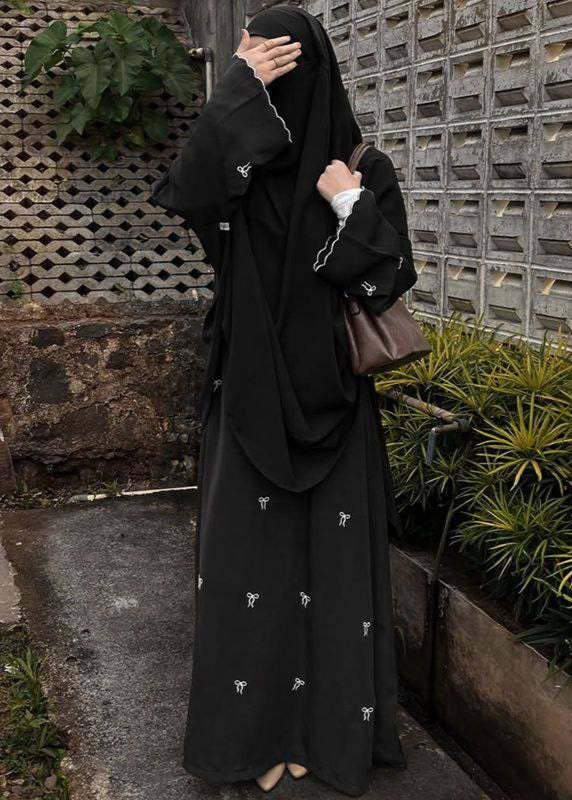 ZARQA BOW EMBROIDERY ABAYA | BLACK