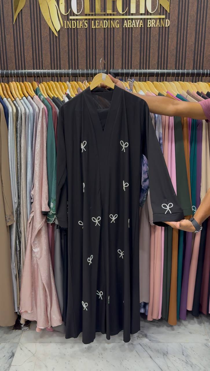 Laya Luxe – Front Open Bow Abaya | BLACK
