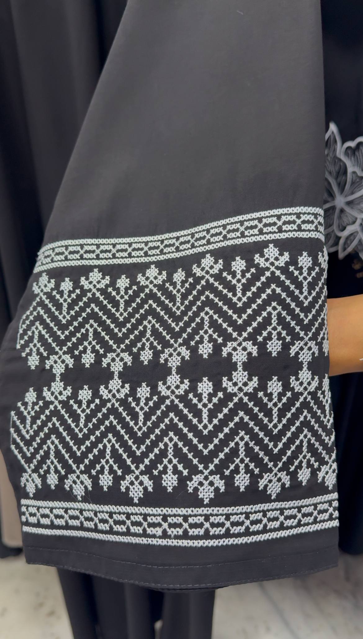 ROOHA EMBROIDERY ABAYA | S-4