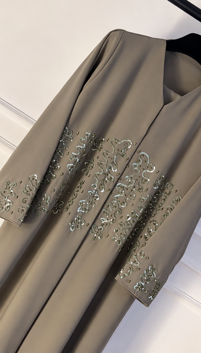 ZUBIYAH FRONT OPEN ABAYA | COLLER BROWN