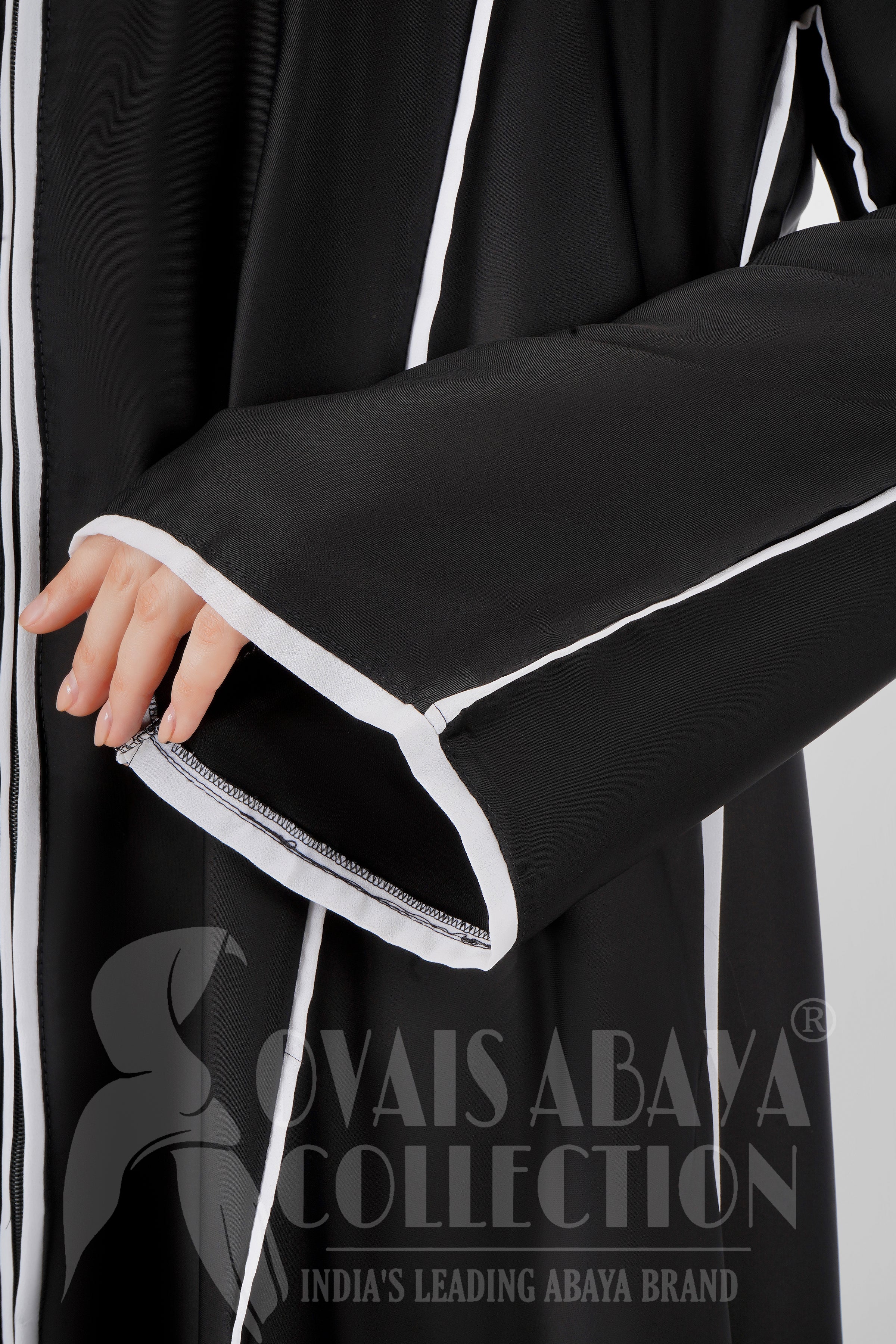 Sheena Modified Piping Zipper Abaya B2W ( LIMITED STOCK )