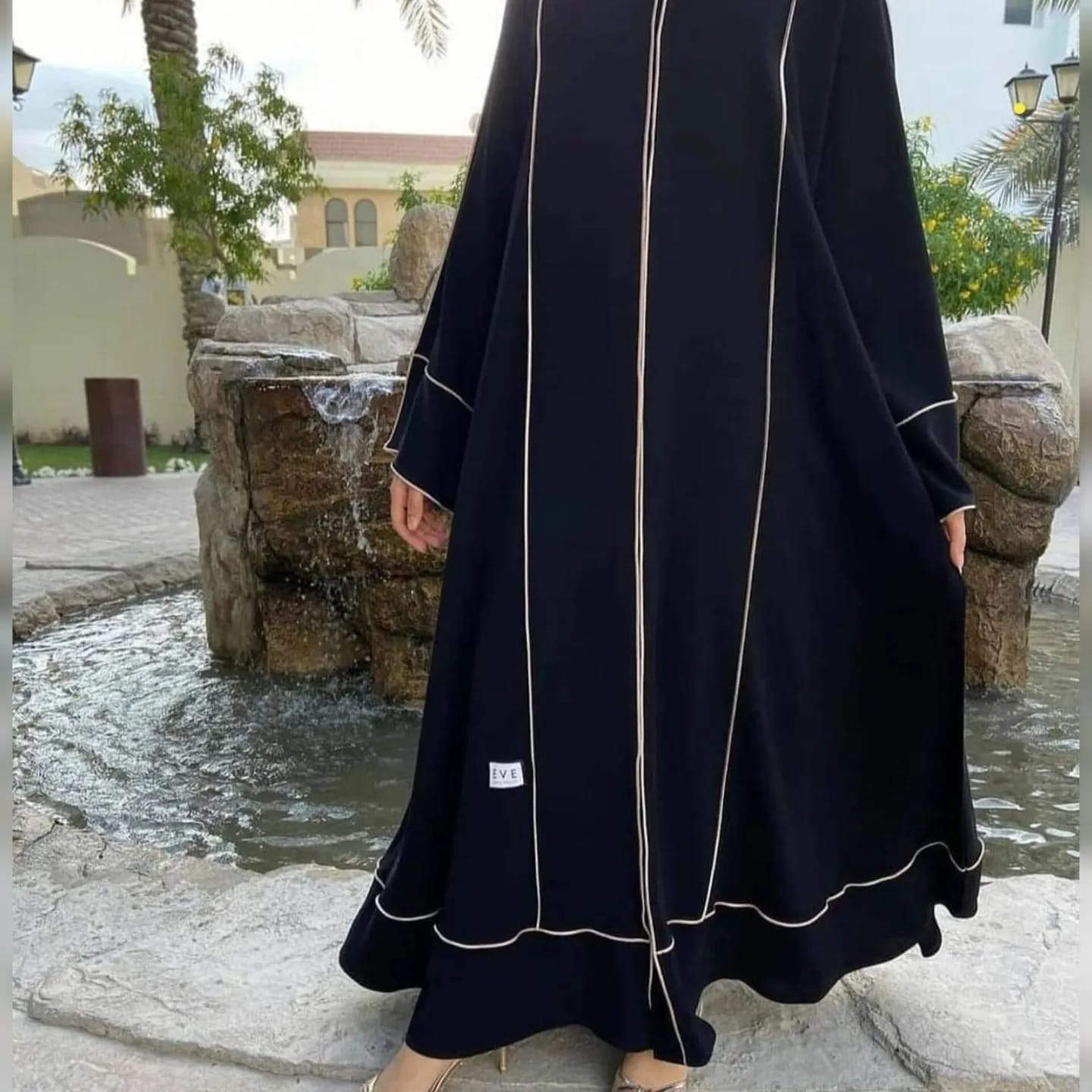 Sheena Modified Piping Zipper Abaya B2W ( LIMITED STOCK )