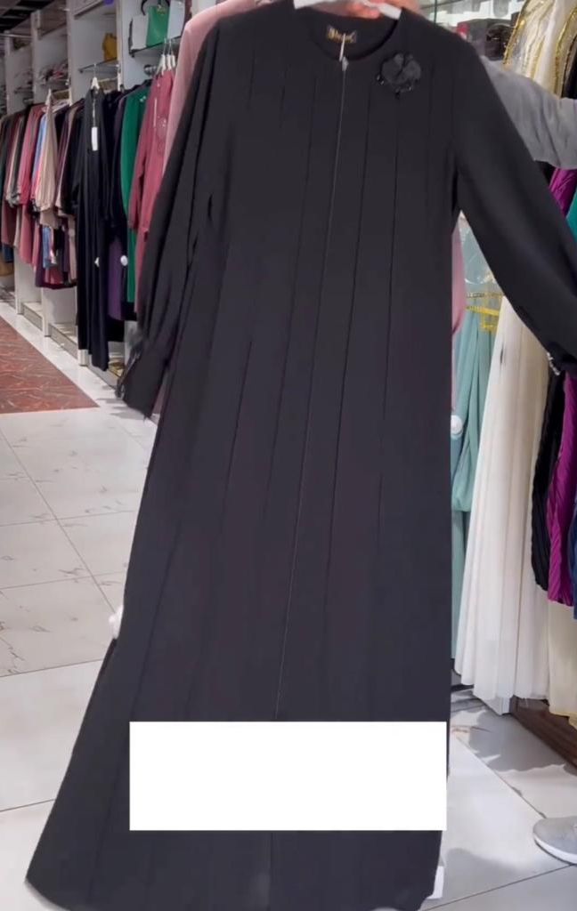 Imported Zoha Zipper Pintex Abaya With Beautiful Brooch & Cuffed Sleeve - BLACK