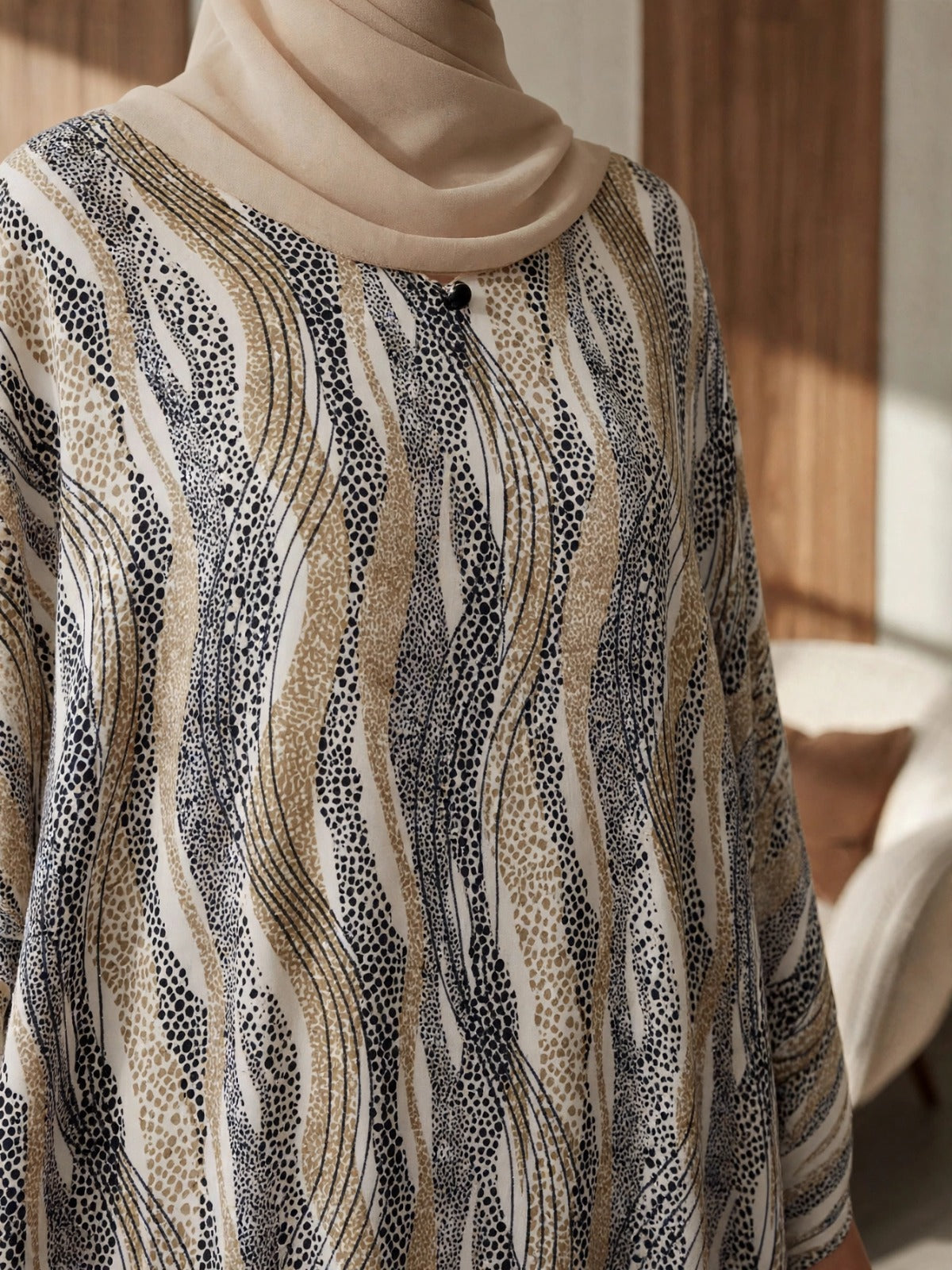 NAMRAH KAFTAN ABAYA | GOLDEN