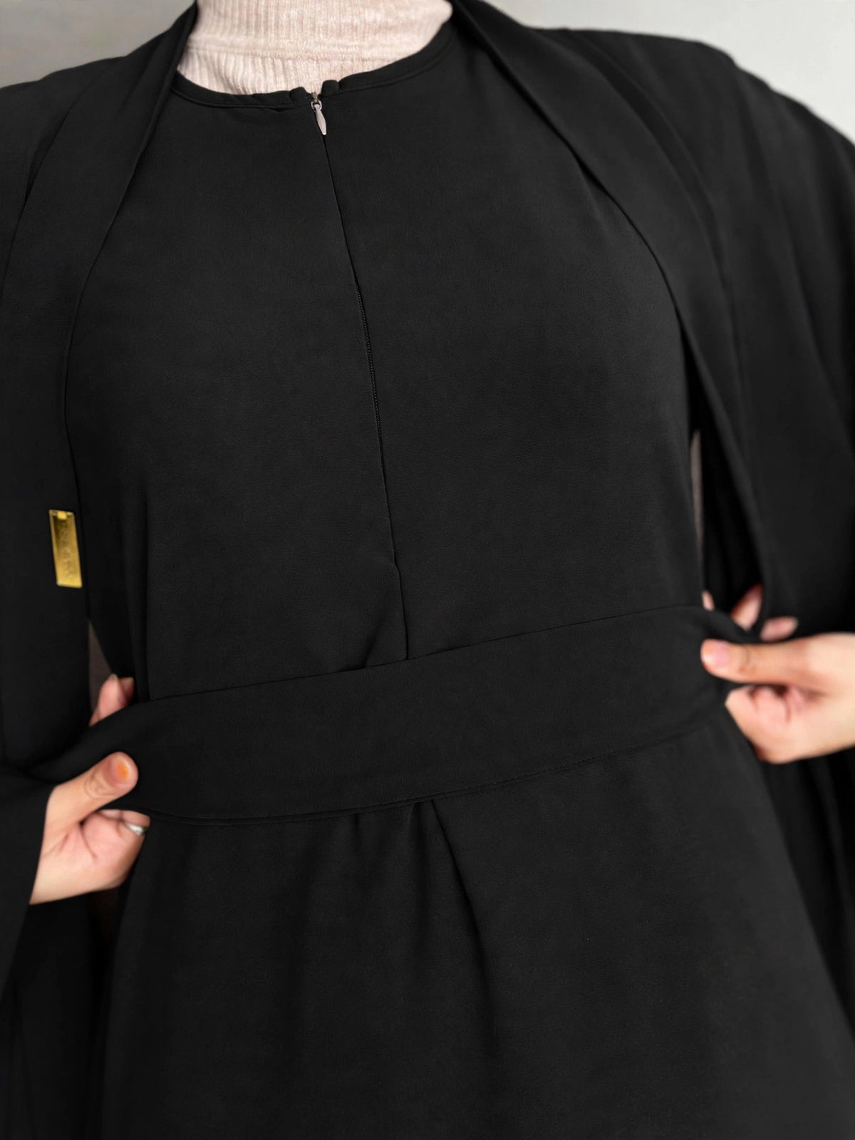 ANAM DOUBLE SHRUG ABAYA | BLACK