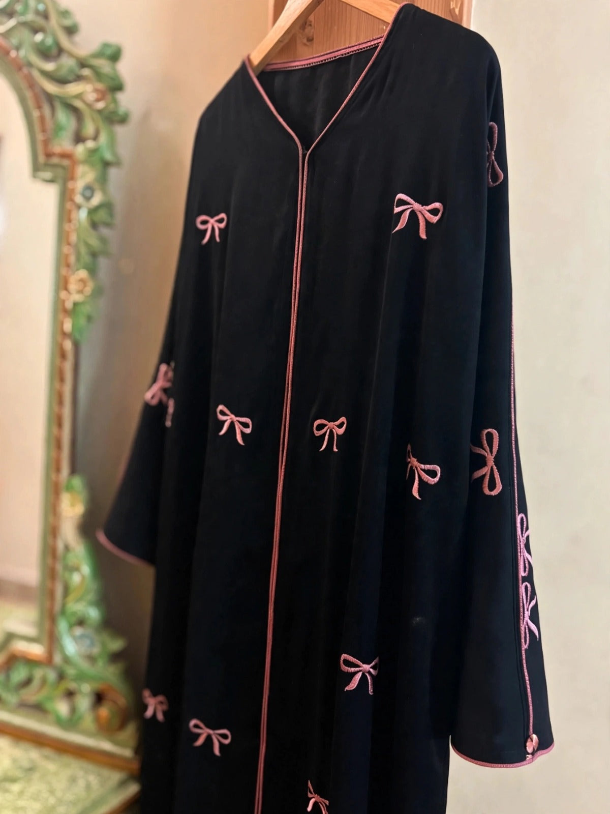 AFIFA A-LINE BOW ABAYA | BLACK